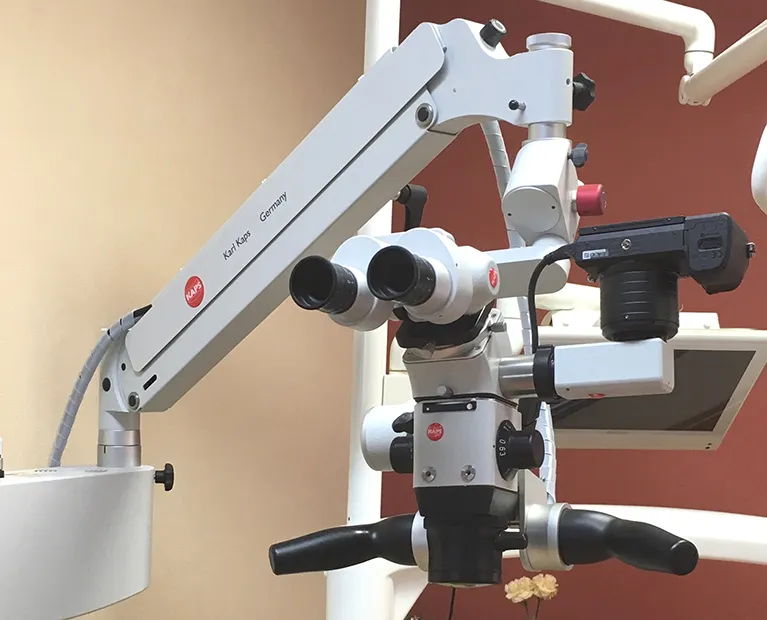 デンタルマイクロスコープ