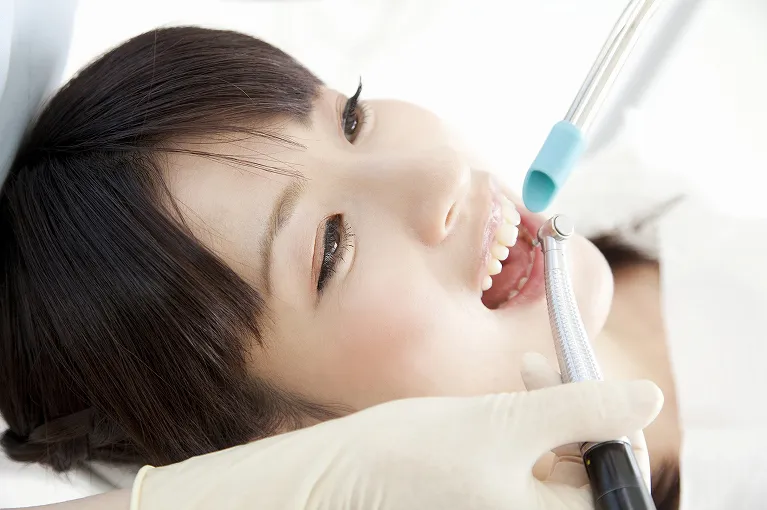 インプラント部分以外の歯も総合的に診断します